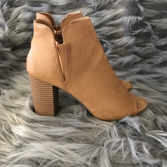 🆕Tan Open Toed Bootie - Picture 1 of 5